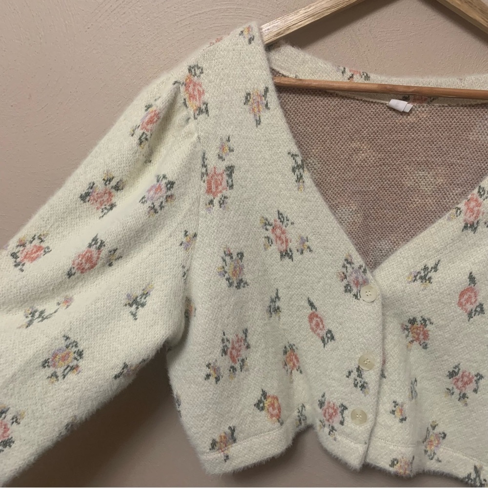 Daily Practice by Anthropologie Floral Printed Cropped Sweater Cream Pink XL - Picture 3 of 7